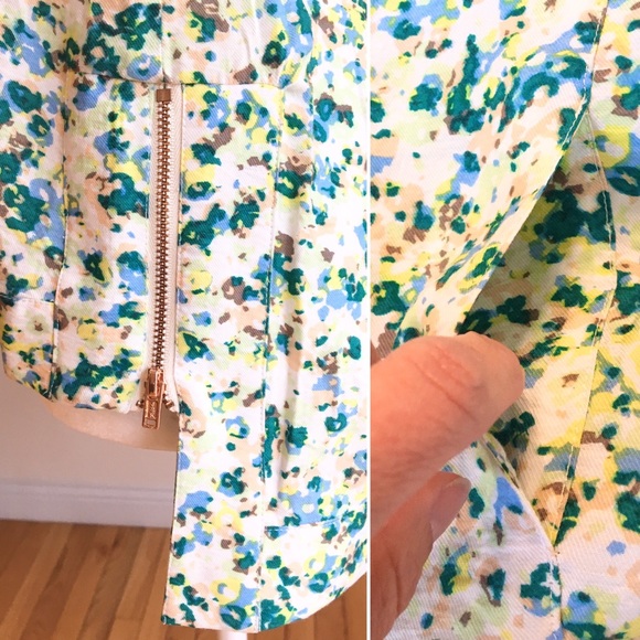 Beautiful BCBGeneration zip up hi lo blouse - Picture 6 of 8